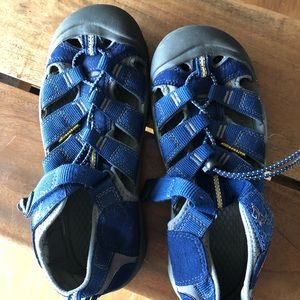 Keen sandals Navy blue size 5.
